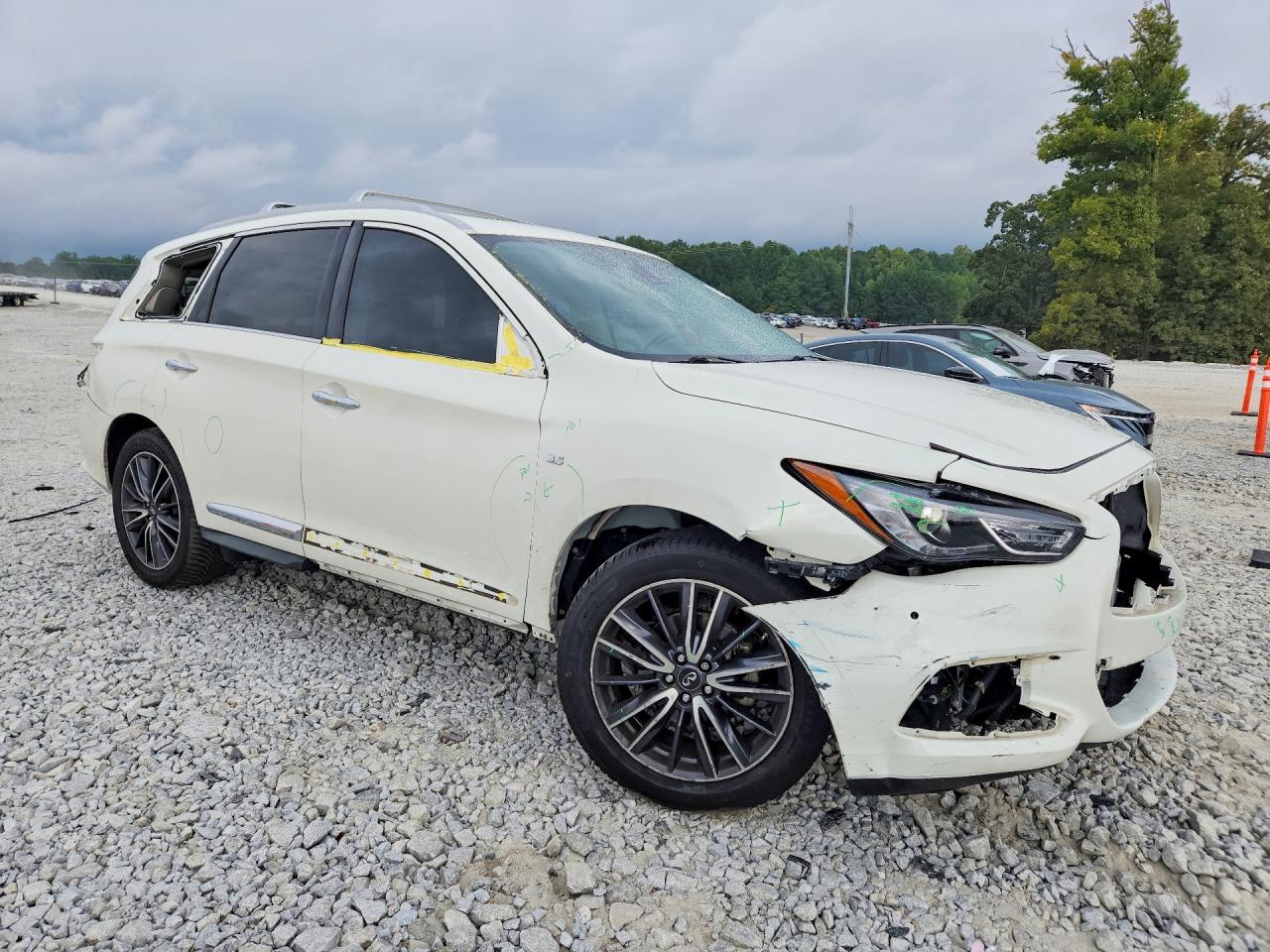 2019 INFINITI QX60 LUXE — снимка 4