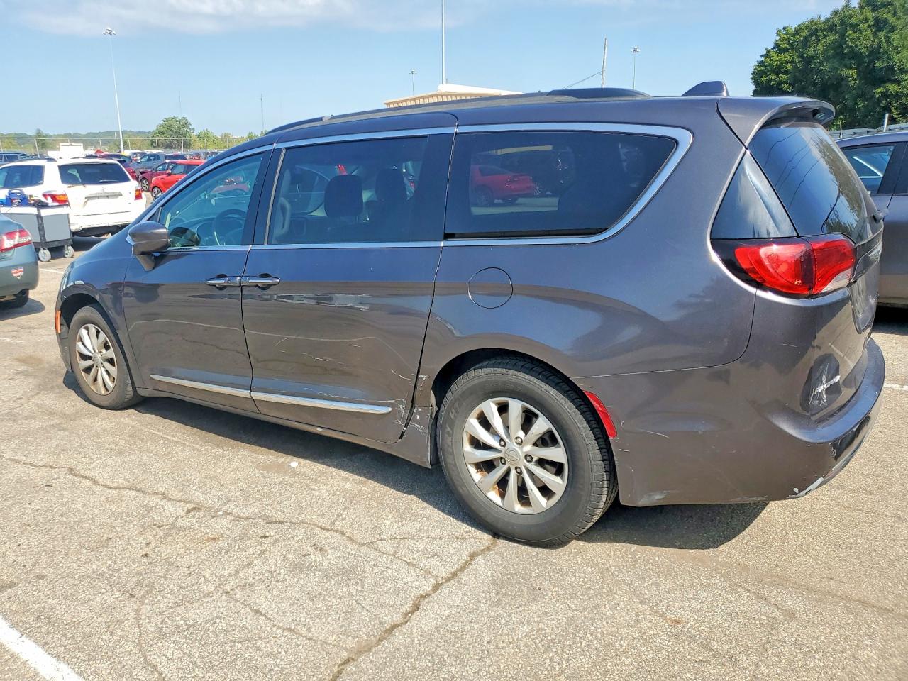 2017 CHRYSLER PACIFICA TOURING L — снимка 2