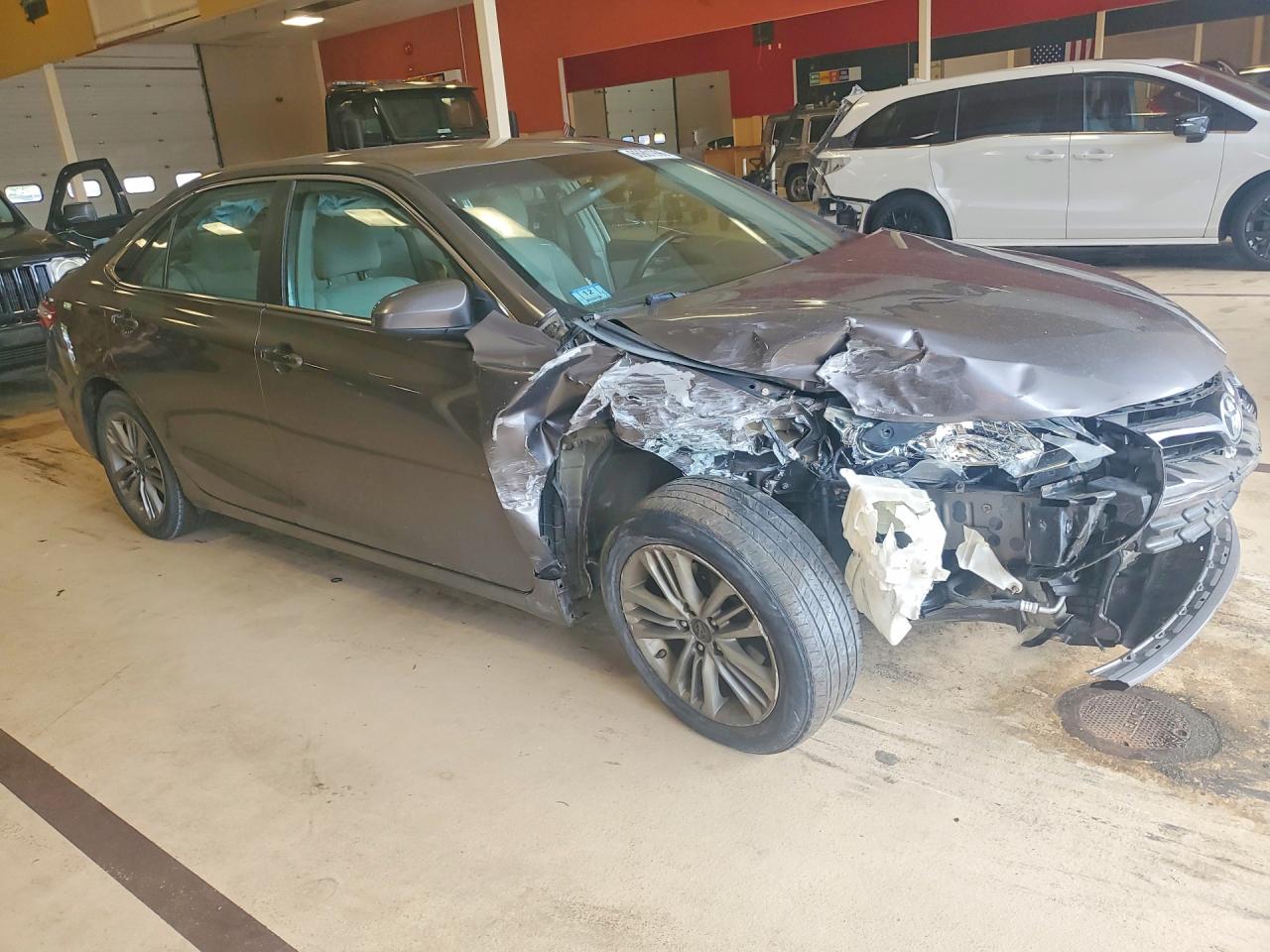 2015 TOYOTA CAMRY LE — снимка 4
