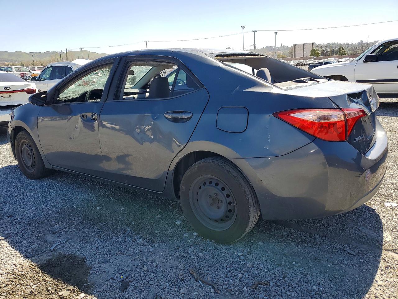 2017 TOYOTA COROLLA L — снимка 2