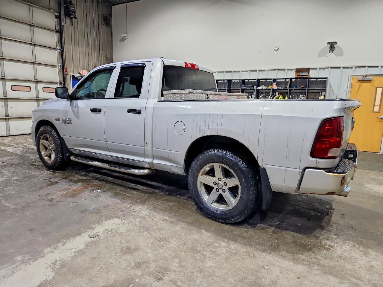 2015 RAM 1500 ST — снимка 2