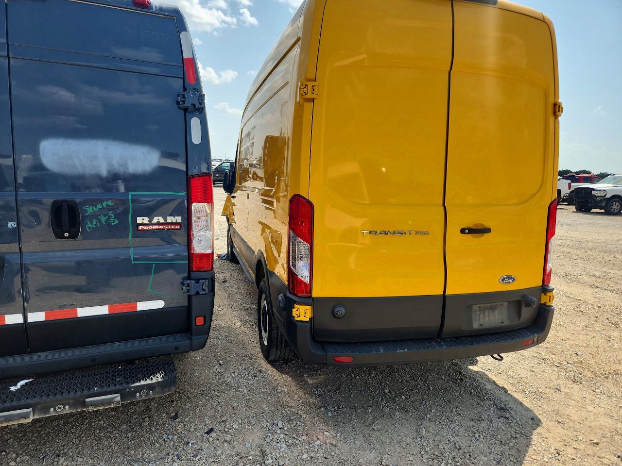 2023 FORD TRANSIT T-250 — снимка 2