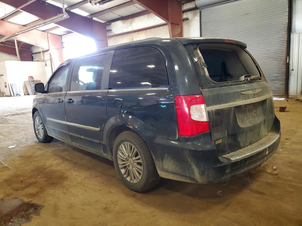 2016 CHRYSLER TOWN & COUNTRY TOURING L — снимка 2