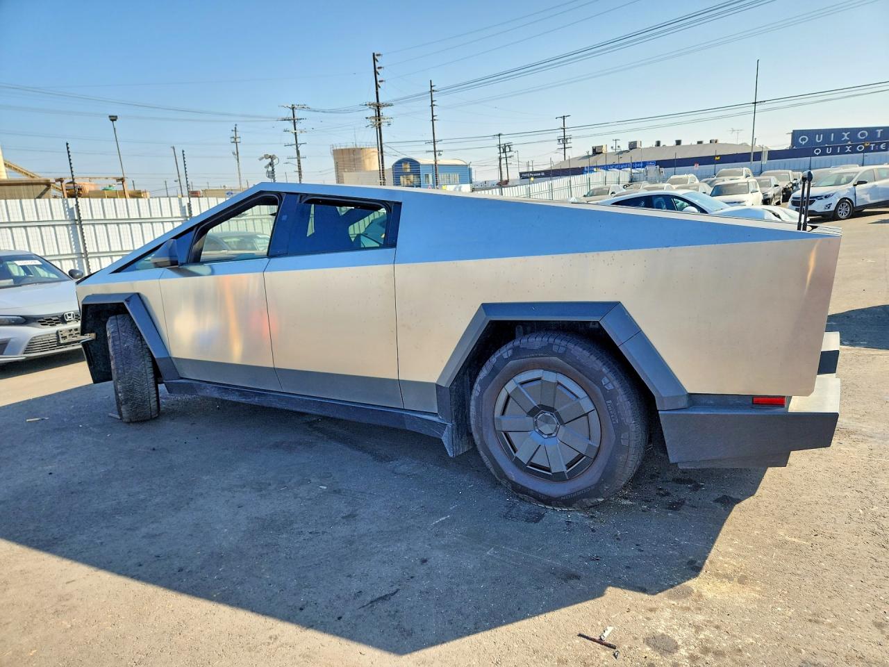 2025 TESLA CYBERTRUCK — снимка 2