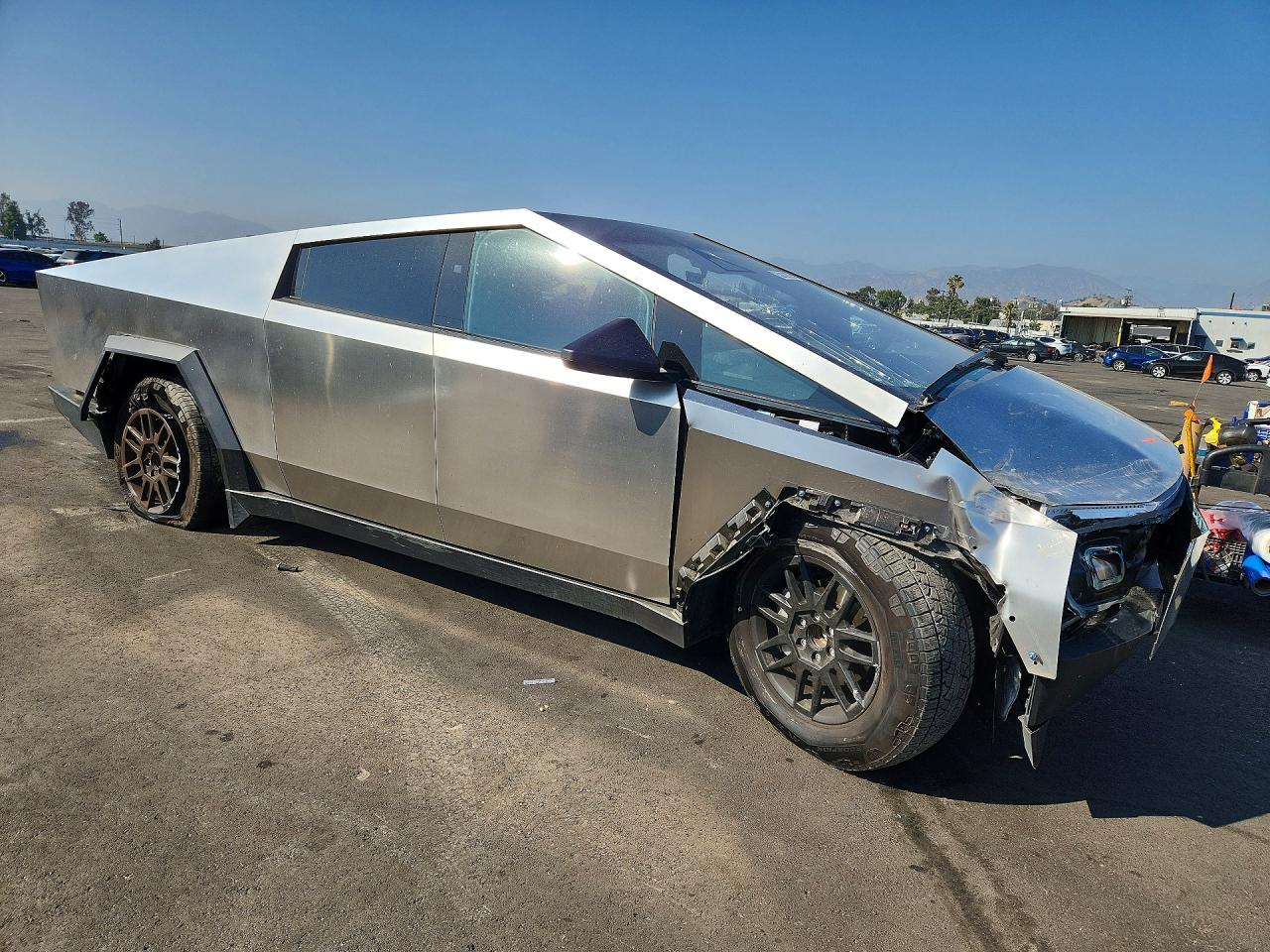 2025 TESLA CYBERTRUCK — снимка 4