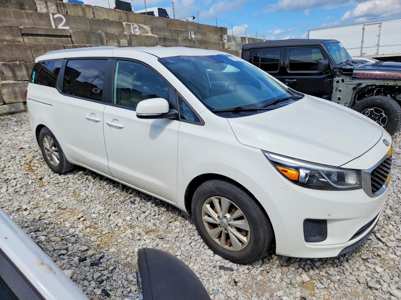 2017 KIA SEDONA LX — снимка 4