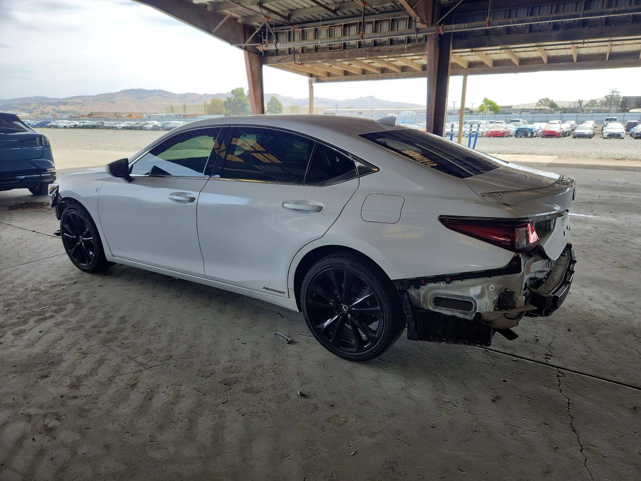 2022 LEXUS ES 300H F SPORT — снимка 2