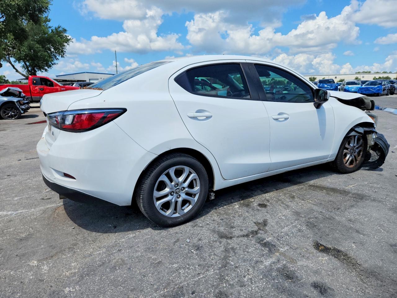 2017 TOYOTA YARIS IA BASE — снимка 3