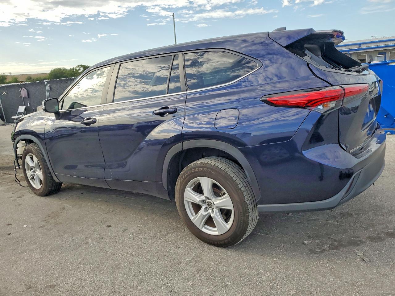 2023 TOYOTA HIGHLANDER L — снимка 2