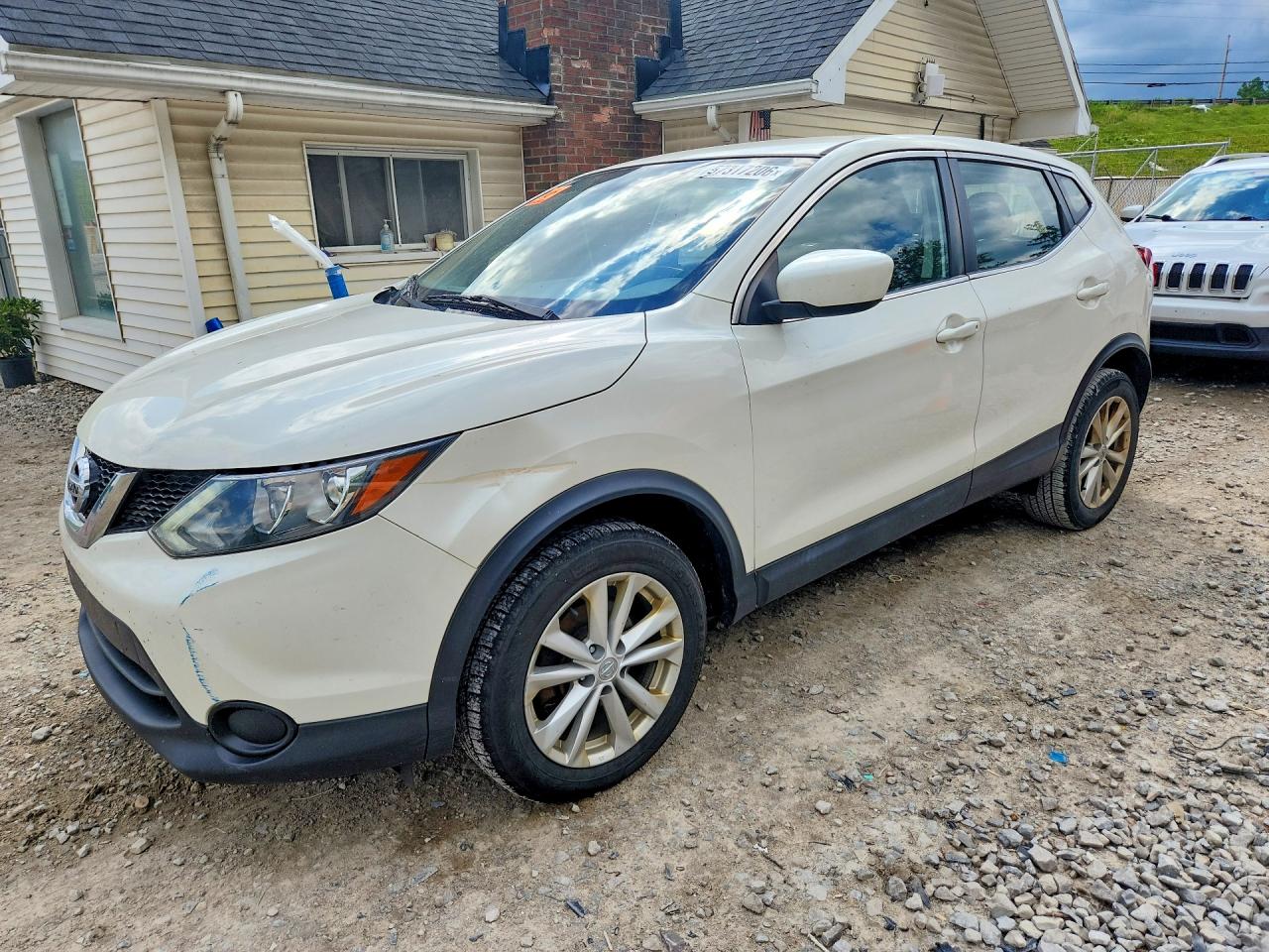 2017 NISSAN ROGUE SPORT S