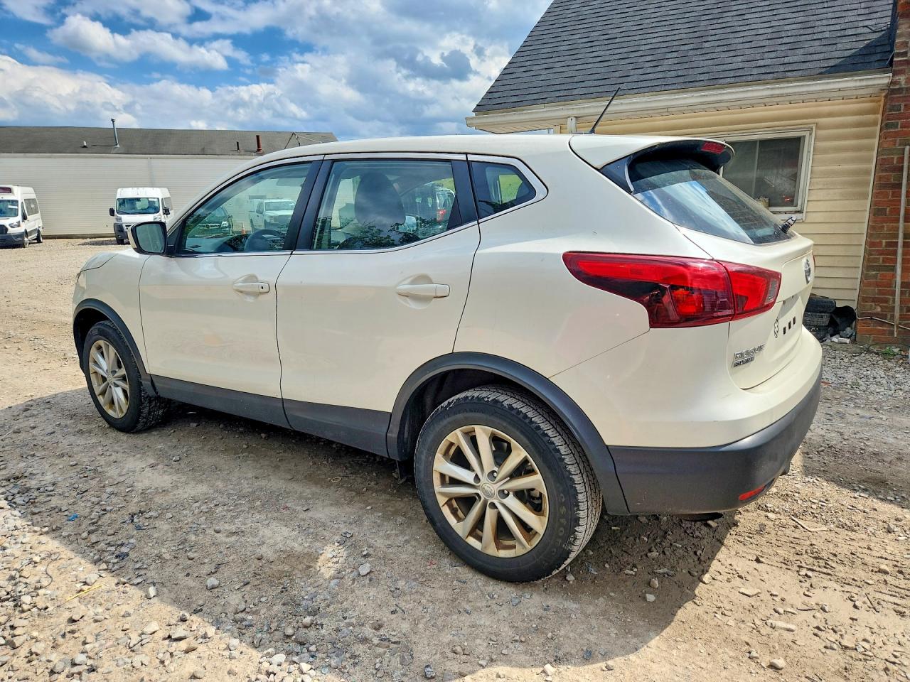2017 NISSAN ROGUE SPORT S — снимка 2