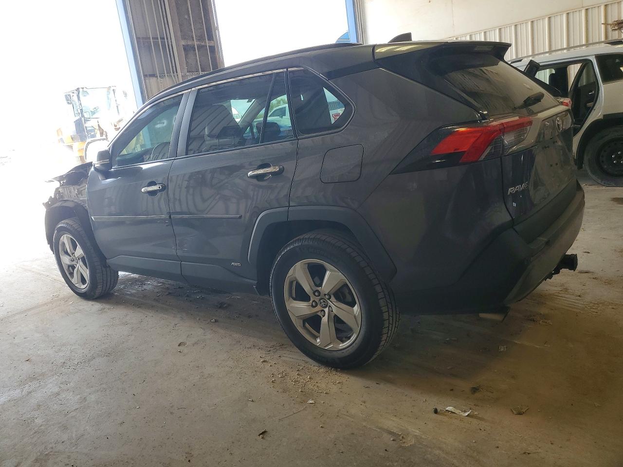 2020 TOYOTA RAV4 LIMITED — снимка 2