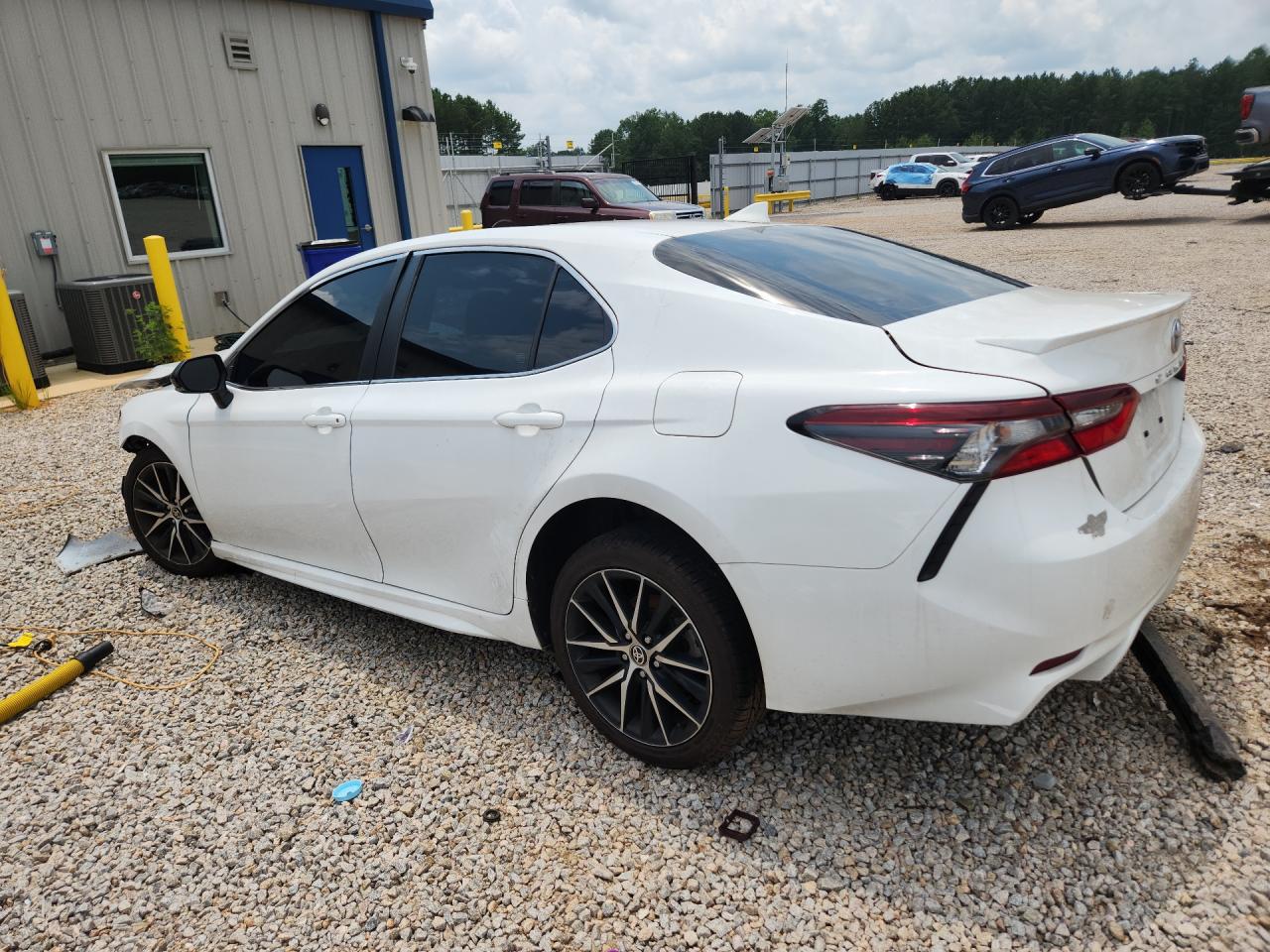 2024 TOYOTA CAMRY SE — снимка 2