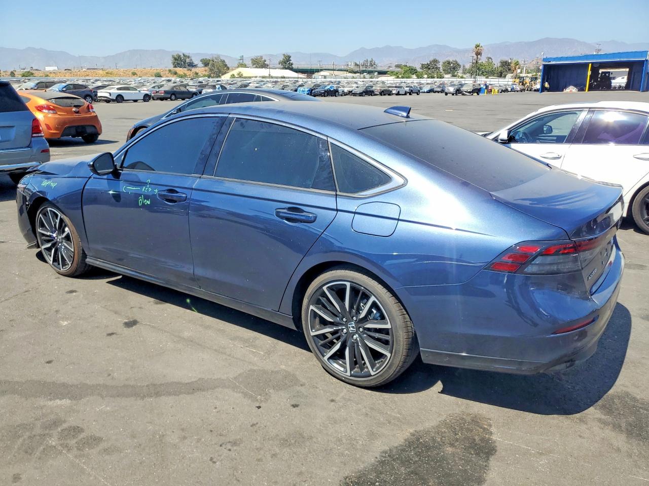 2025 HONDA ACCORD TOURING HYBRID — снимка 2