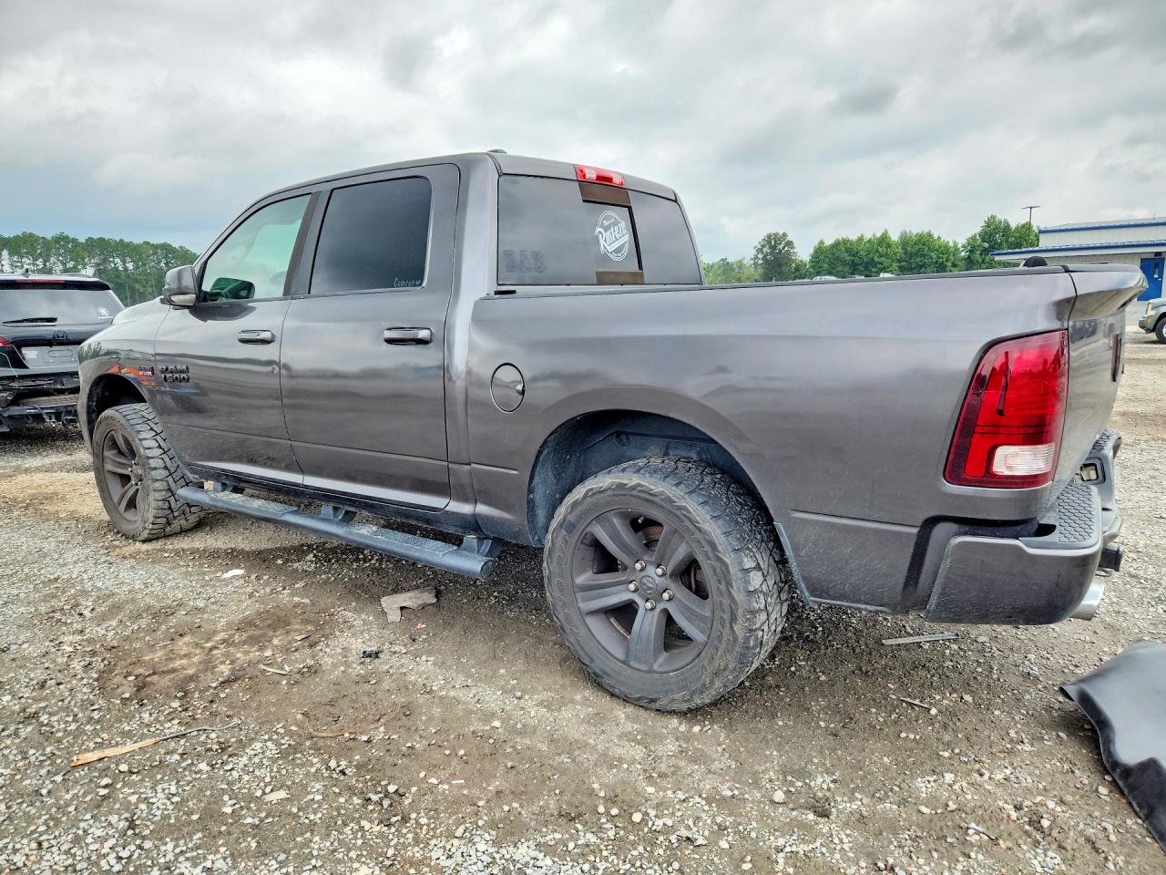 2016 RAM 1500 SPORT — снимка 2