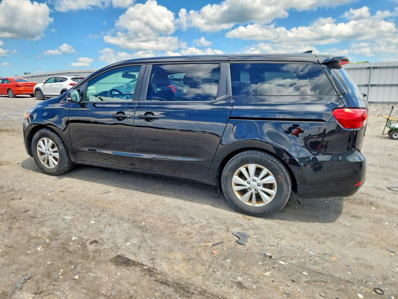 2017 KIA SEDONA LX — снимка 2