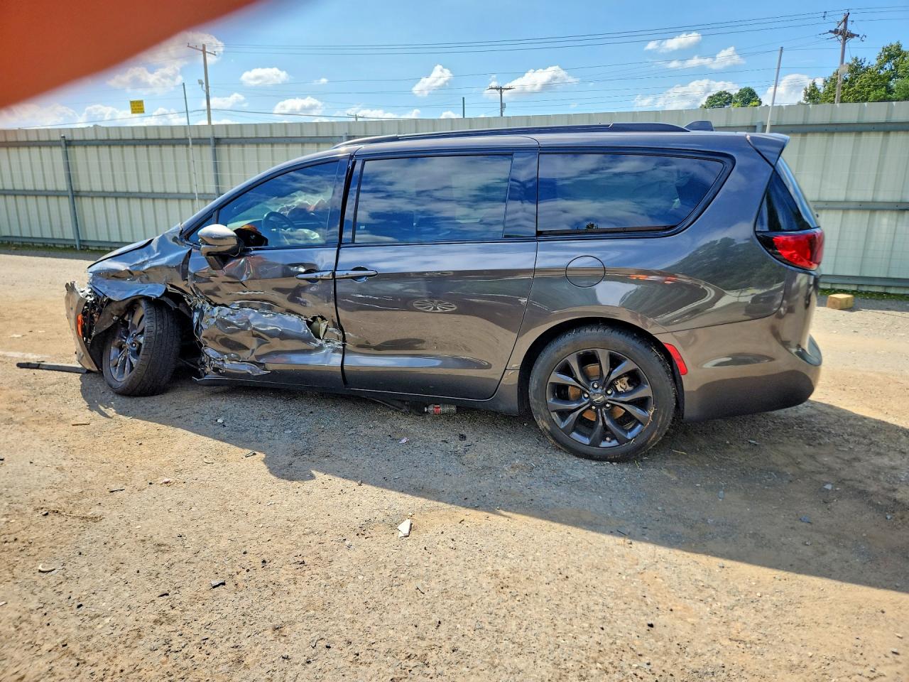 2020 CHRYSLER PACIFICA TOURING L PLUS — снимка 2