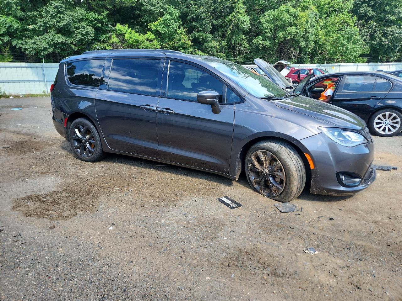 2020 CHRYSLER PACIFICA TOURING L PLUS — снимка 4