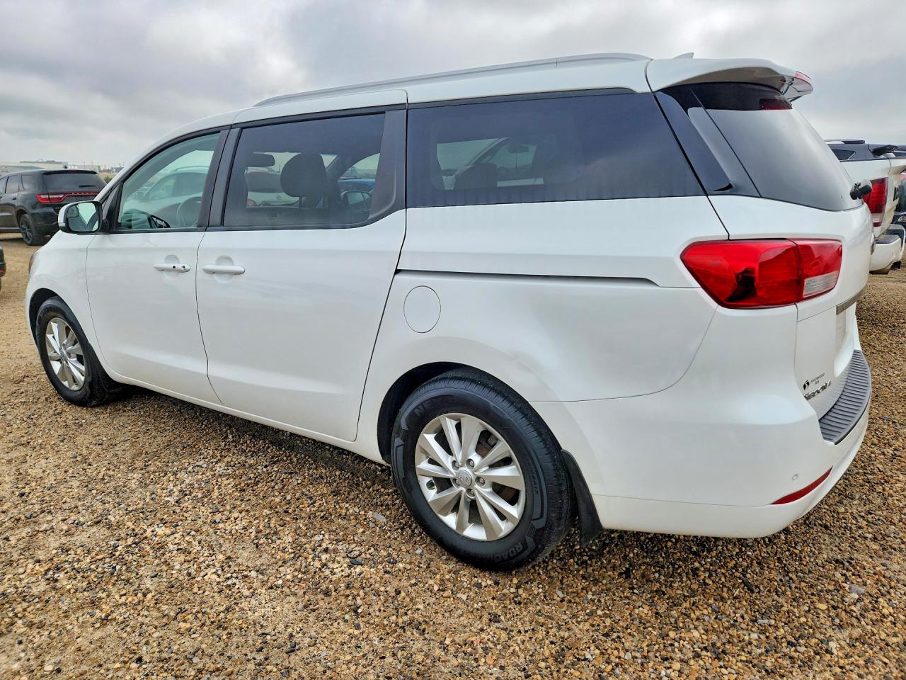 2017 KIA SEDONA LX — снимка 2