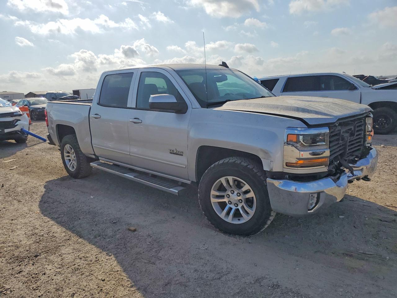 2017 CHEVROLET SILVERADO K1500 LT — снимка 4