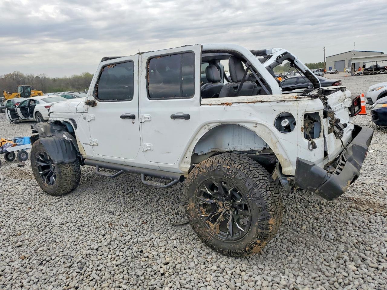 2022 JEEP WRANGLER UNLIMITED SAHARA — снимка 2