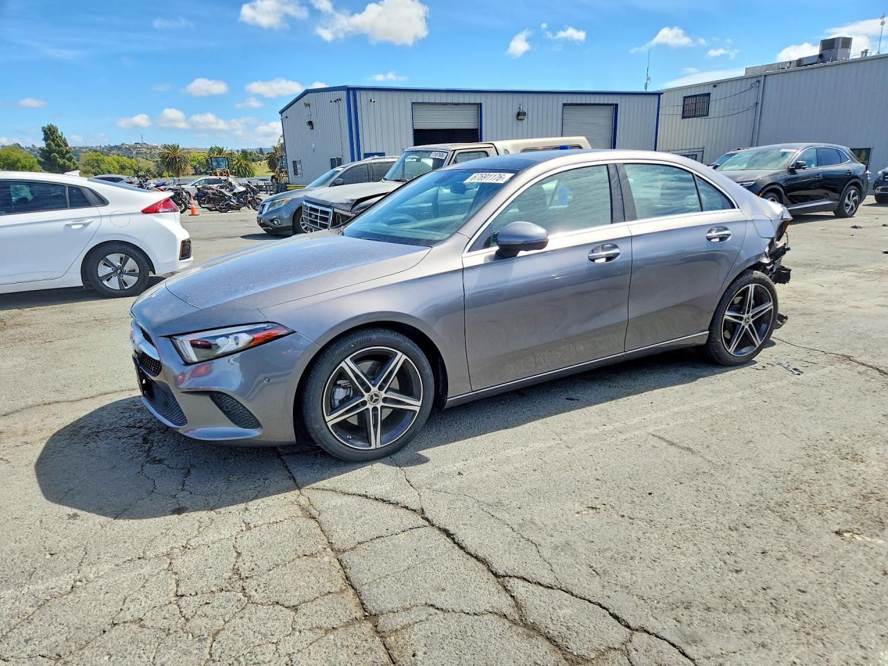 2022 MERCEDES-BENZ A 220