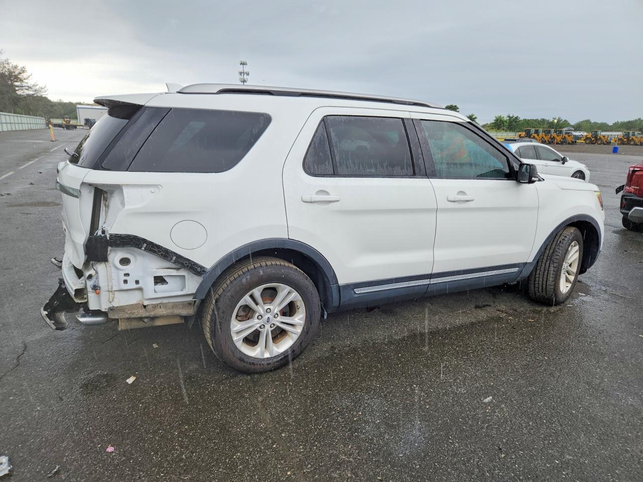2017 FORD EXPLORER XLT — снимка 3