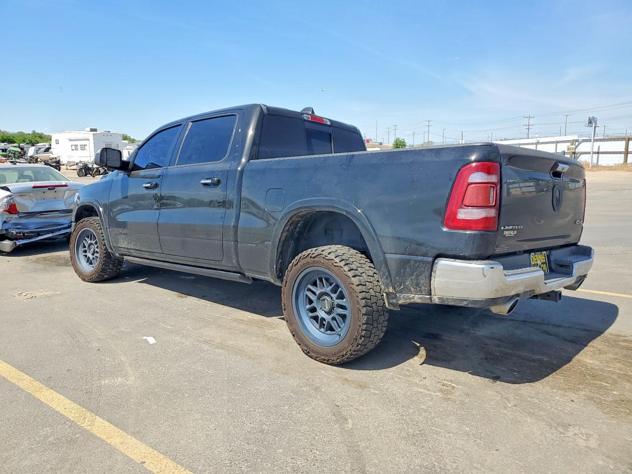 2020 RAM 1500 LIMITED — снимка 2