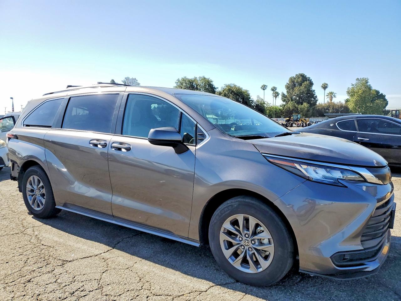 2023 TOYOTA SIENNA LE — снимка 4