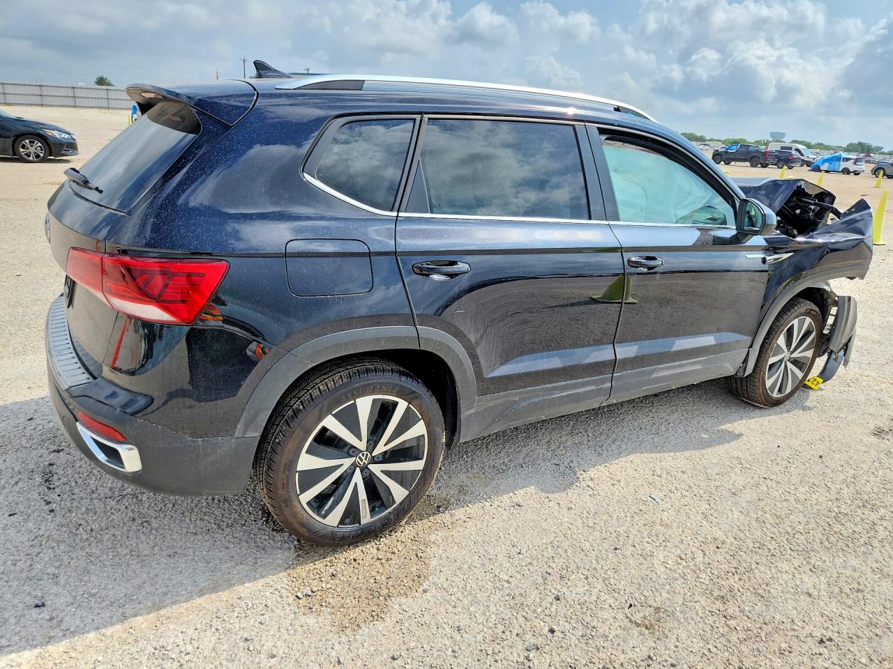 2023 VOLKSWAGEN TAOS SE — снимка 3