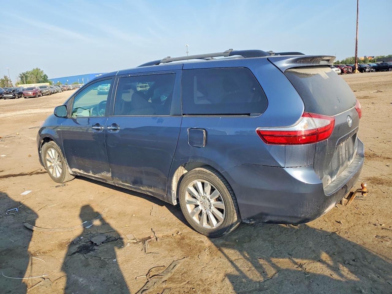 2017 TOYOTA SIENNA XLE 7-PASSENGER — снимка 2