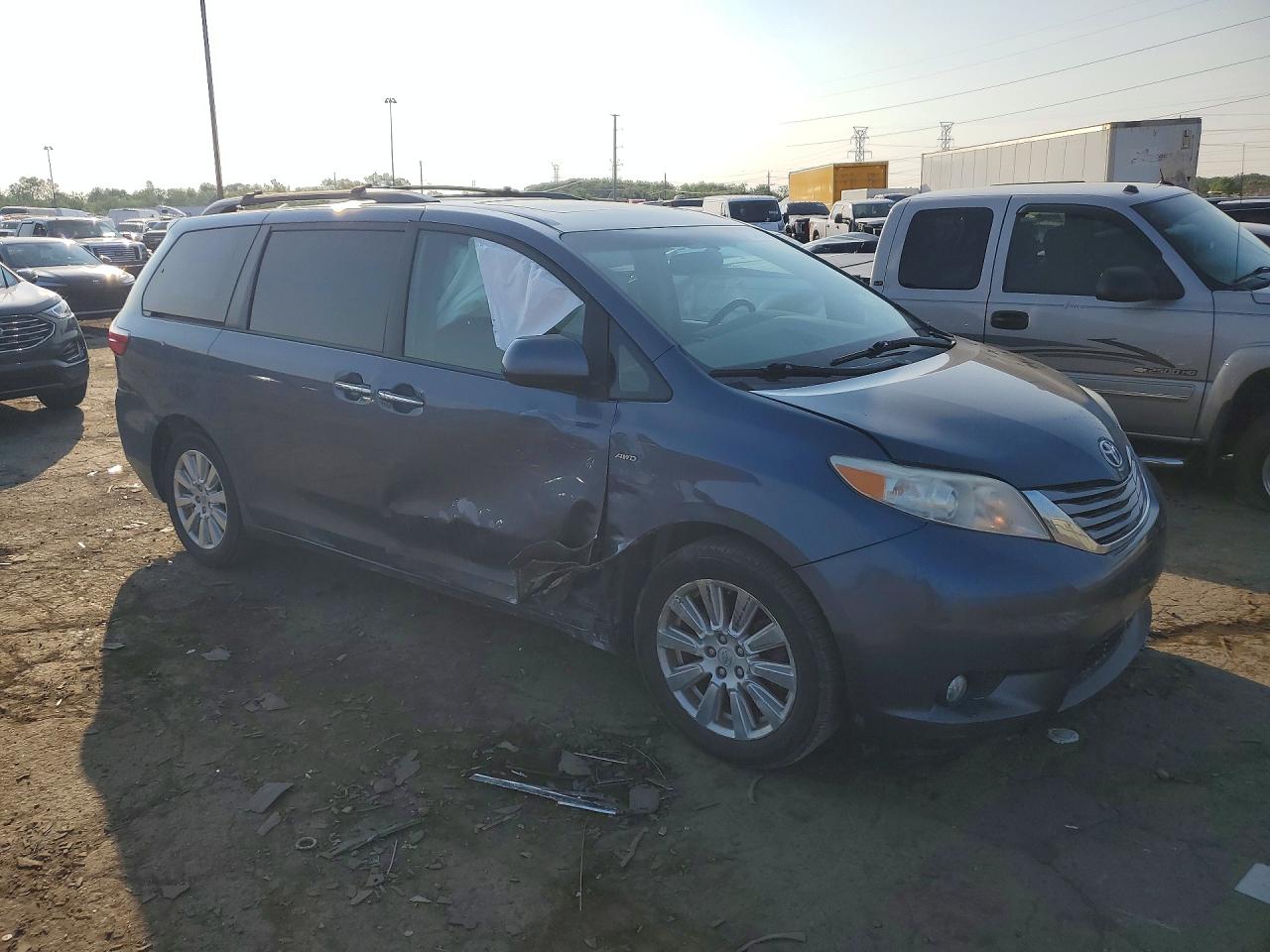 2017 TOYOTA SIENNA XLE 7-PASSENGER — снимка 4
