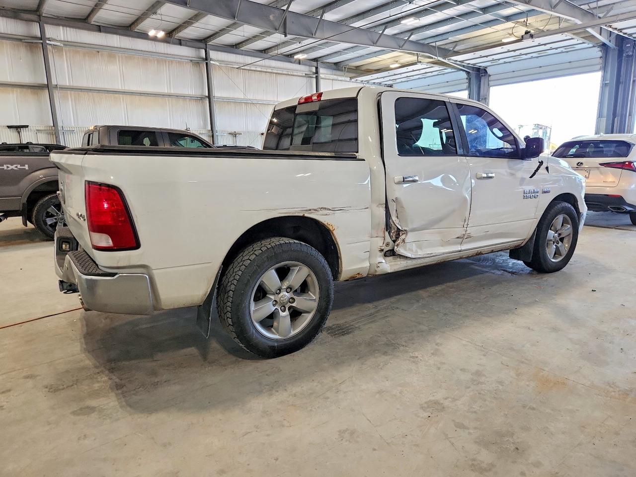 2016 RAM 1500 SLT — снимка 3