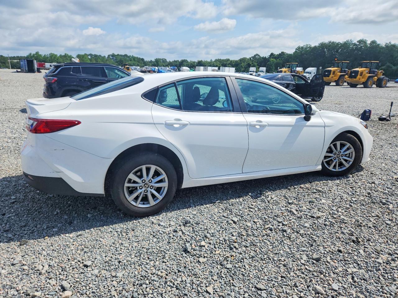 2025 TOYOTA CAMRY LE — снимка 3
