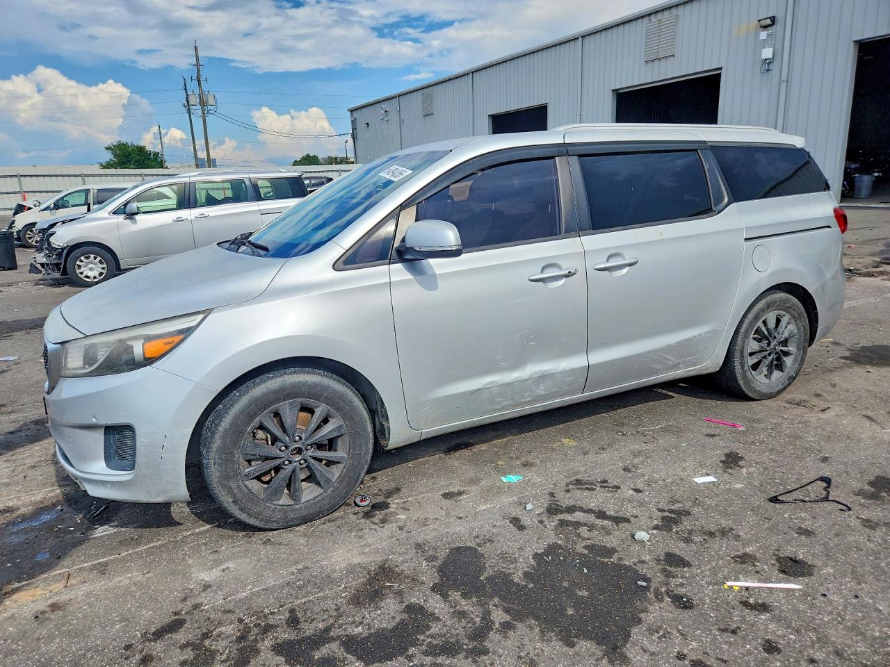 2017 KIA SEDONA LX