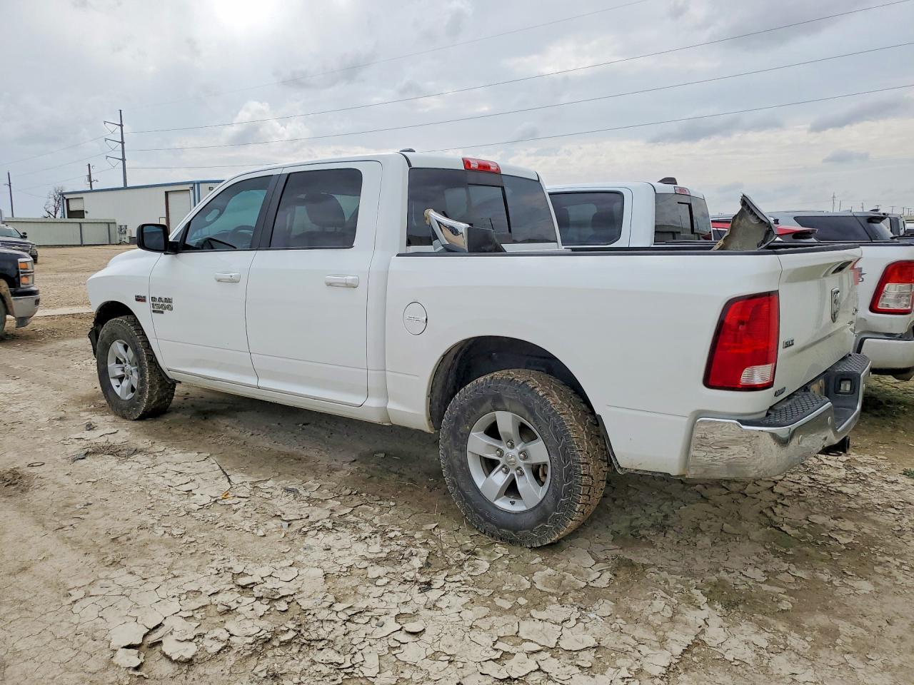 2019 RAM 1500 CLASSIC SLT — снимка 2