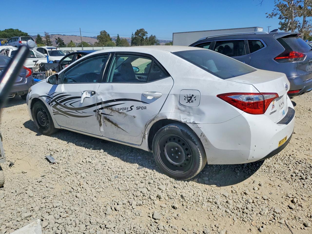 2015 TOYOTA COROLLA LE — снимка 2
