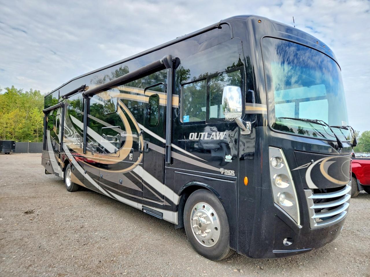 2018 FORD F53