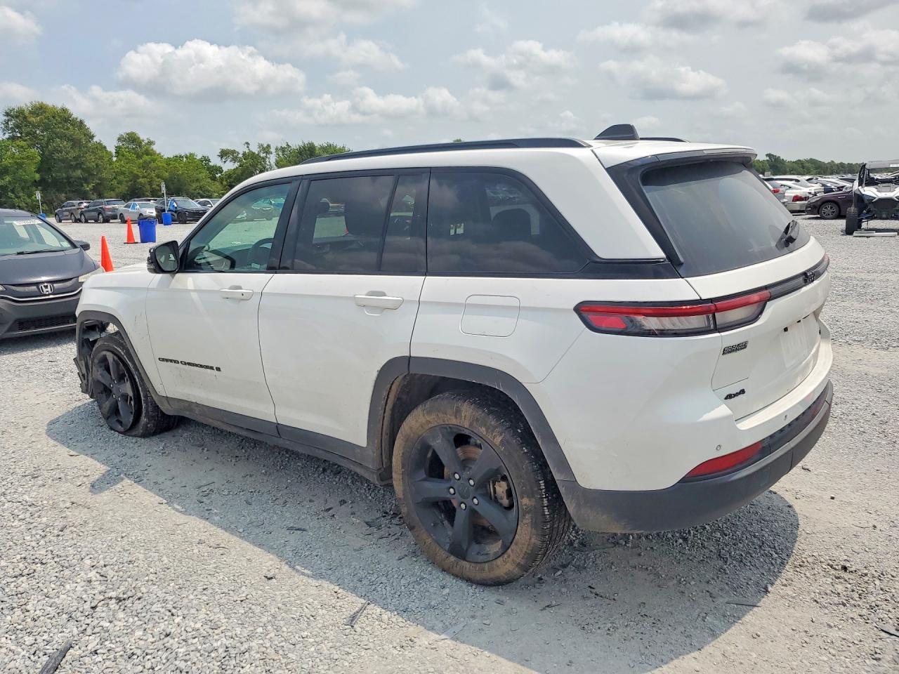 2024 JEEP GRAND CHEROKEE LIMITED — снимка 2