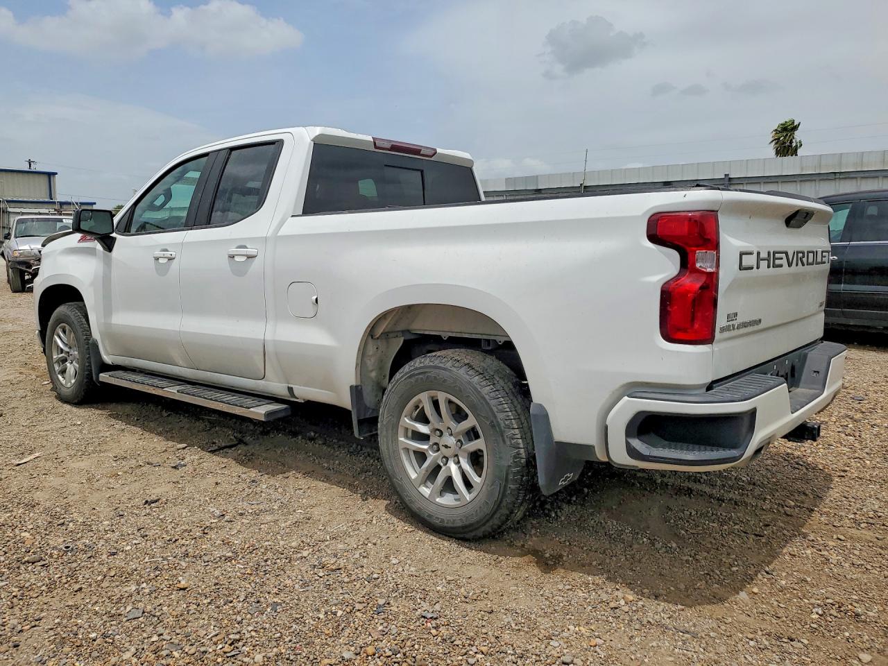 2021 CHEVROLET SILVERADO K1500 RST — снимка 2