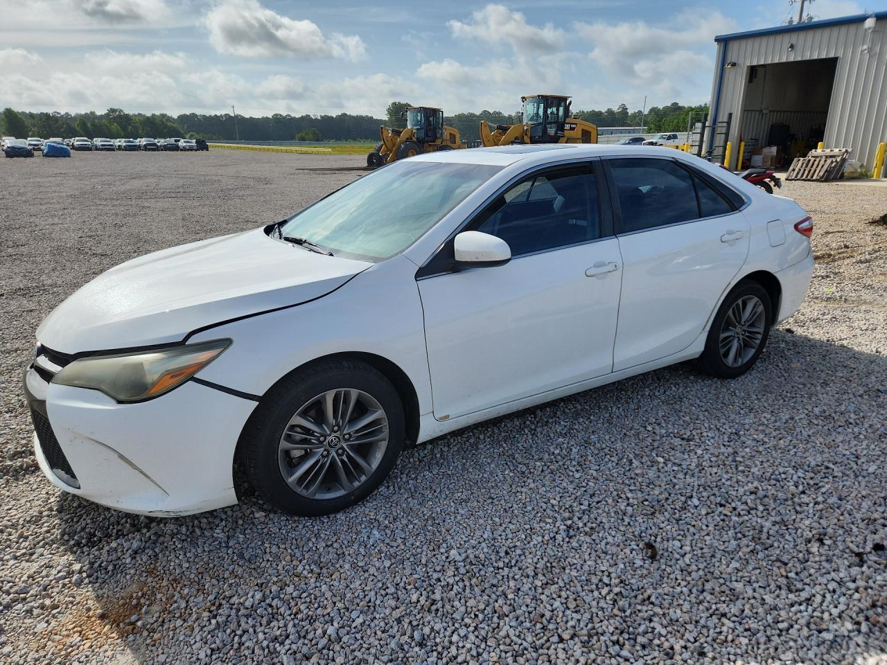 2015 TOYOTA CAMRY SE