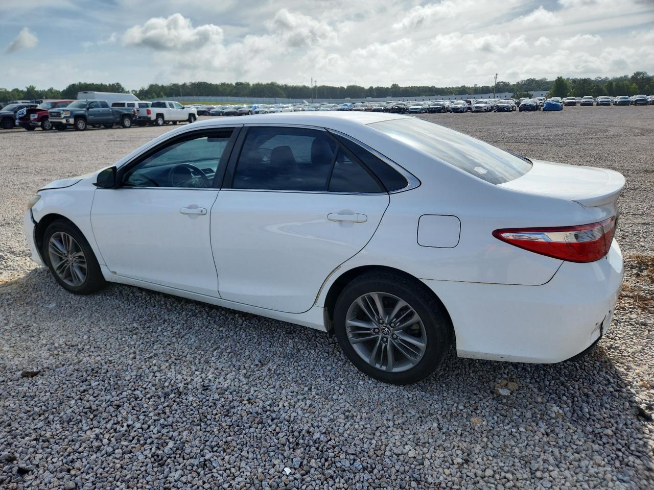 2015 TOYOTA CAMRY SE — снимка 2
