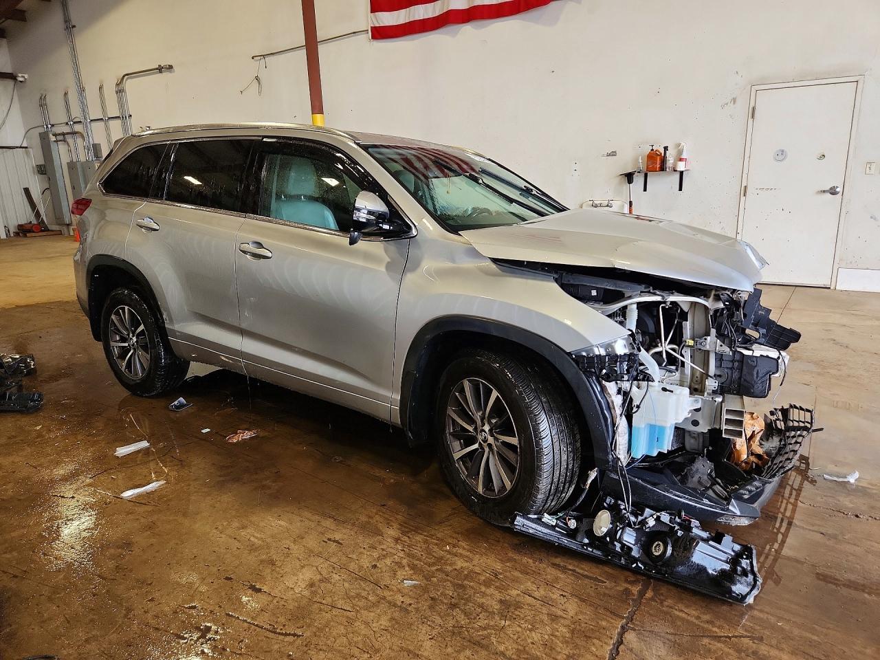 2017 TOYOTA HIGHLANDER XLE — снимка 4