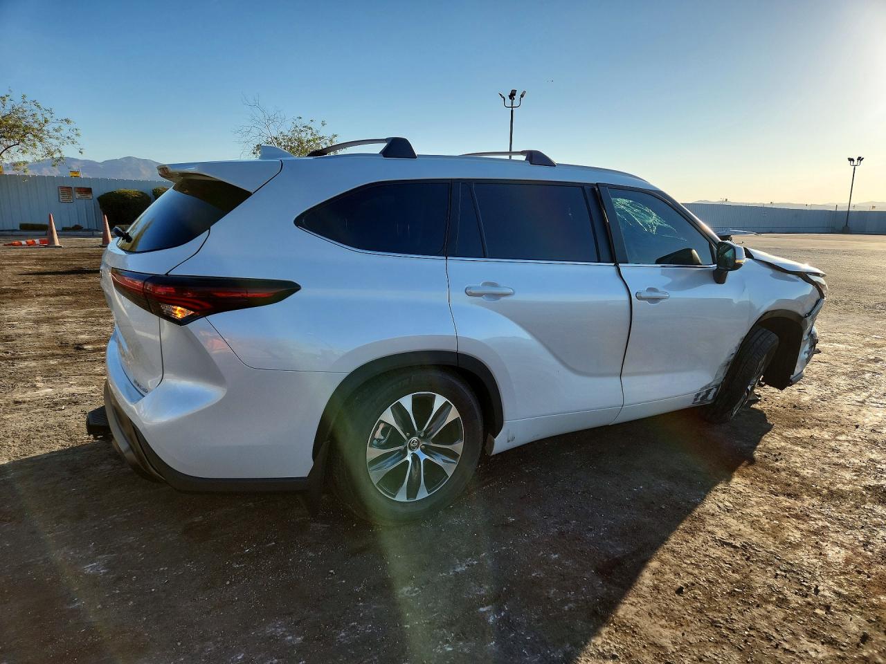 2026 TOYOTA HIGHLANDER XLE — снимка 3