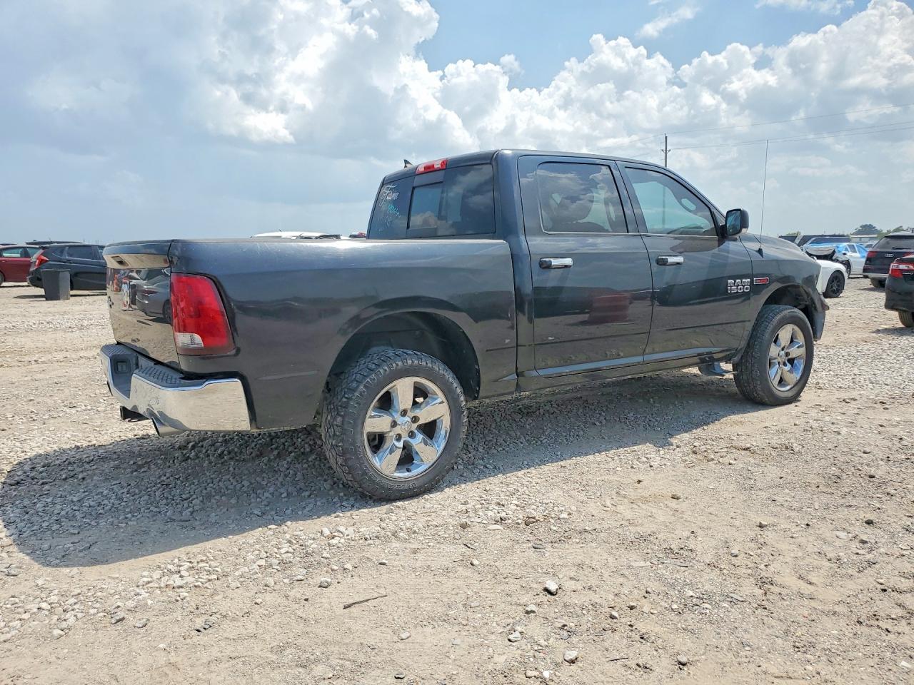 2015 RAM 1500 SLT — снимка 3