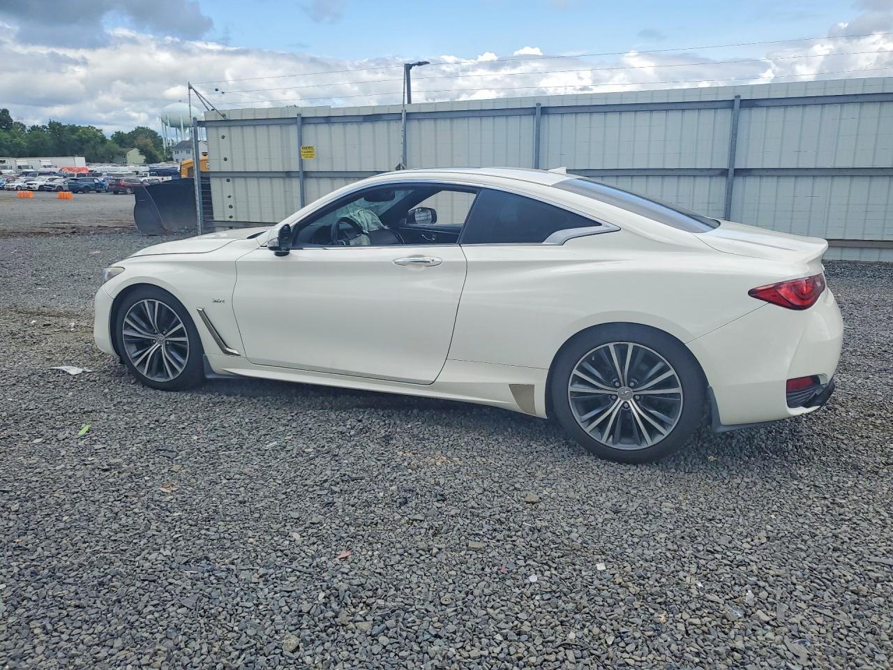 2019 INFINITI Q60 3.0T LUXE — снимка 2