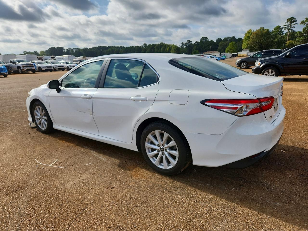 2018 TOYOTA CAMRY LE — снимка 2