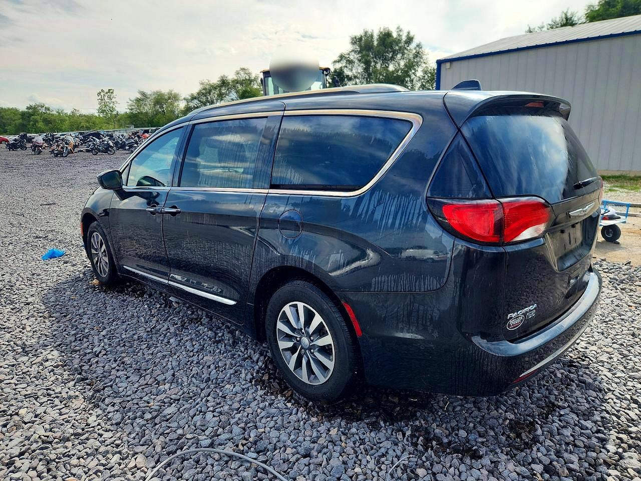 2020 CHRYSLER PACIFICA TOURING L PLUS — снимка 2