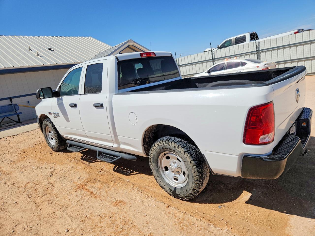 2019 RAM 1500 CLASSIC TRADESMAN — снимка 2
