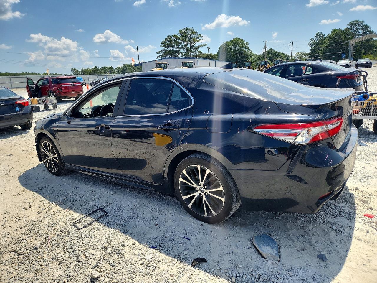 2019 TOYOTA CAMRY SE — снимка 2